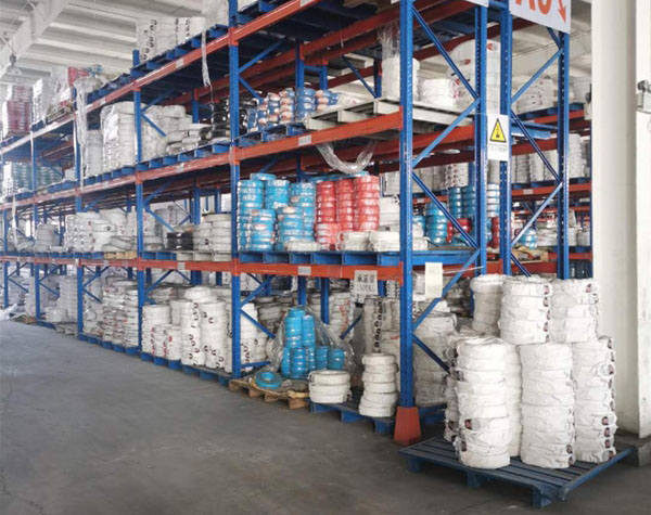 天津電纜廠塑料線(xiàn)倉(cāng)庫(kù)一角